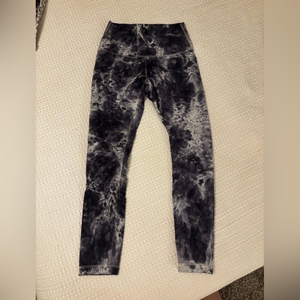 Lululemon Leggings - wunder under